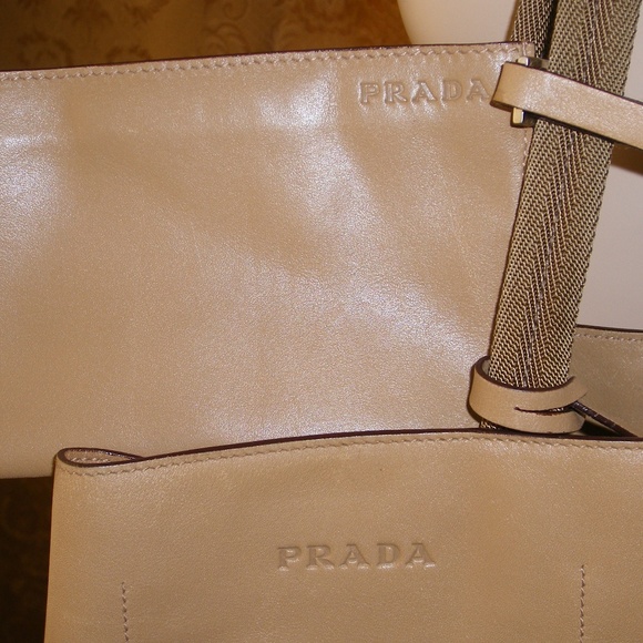 Prada Tote Leather - Picture 5 of 6